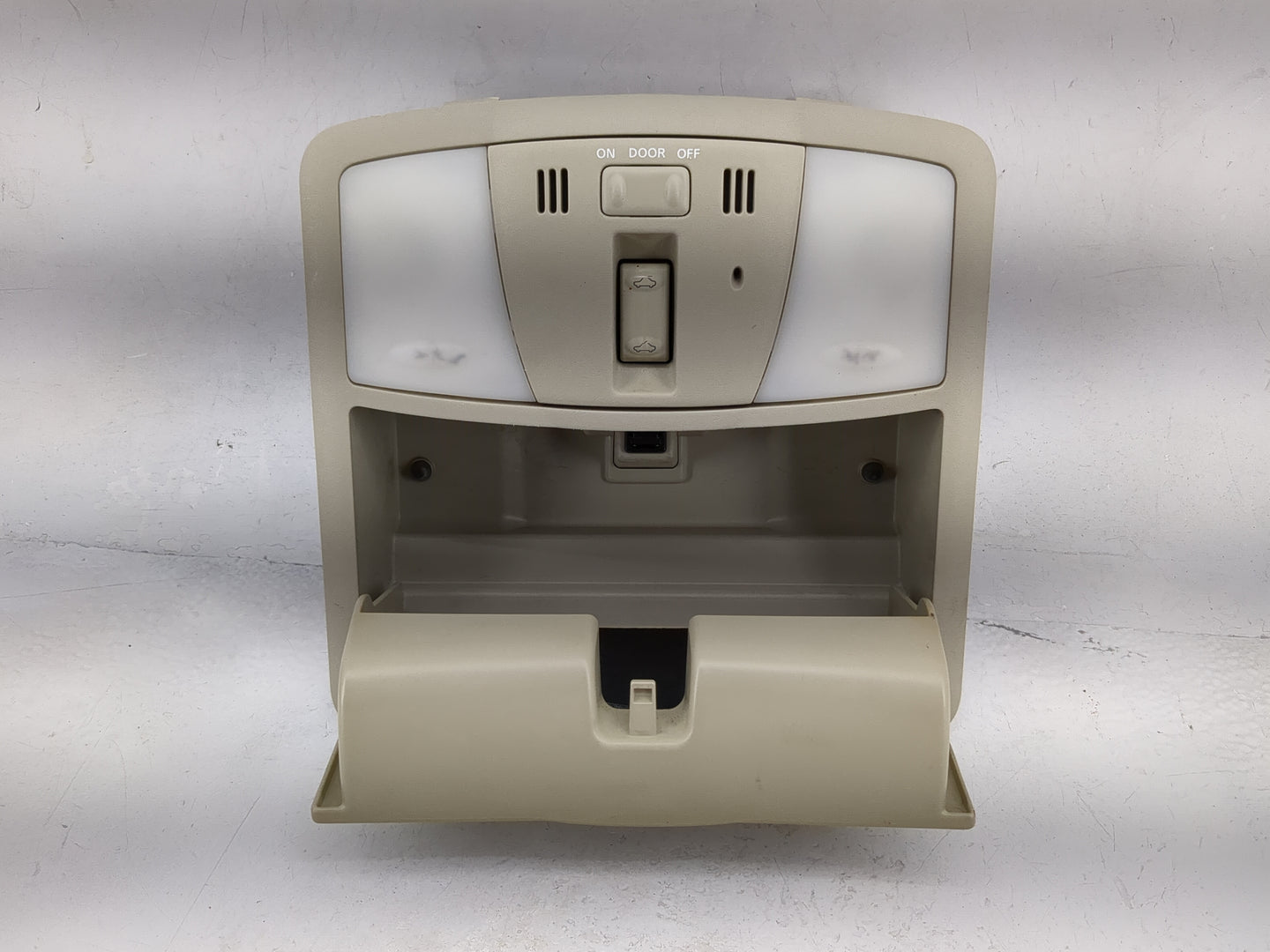 2007 Nissan Altima Overhead Roof Console Tan - Oemusedautoparts1.com