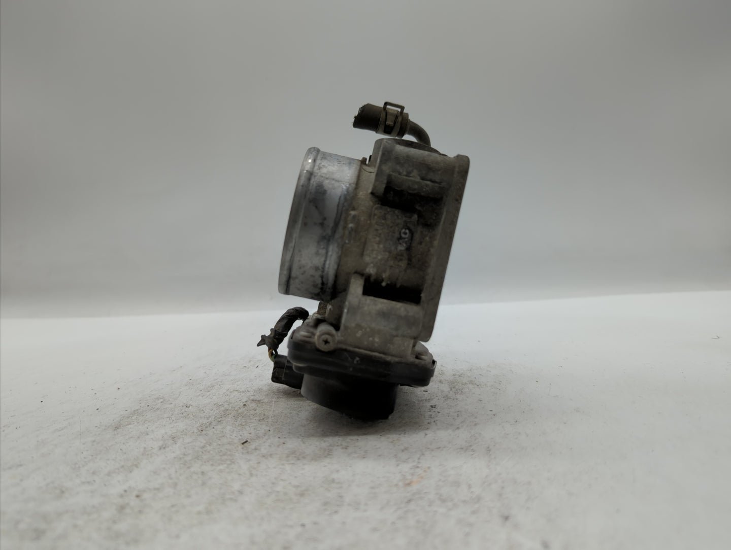 2007-2013 Nissan Altima Throttle Body P/N:RME60-15 Fits Fits 2007 2008 2009 2010 2011 2012 2013 OEM Used Auto Parts - Oemuse