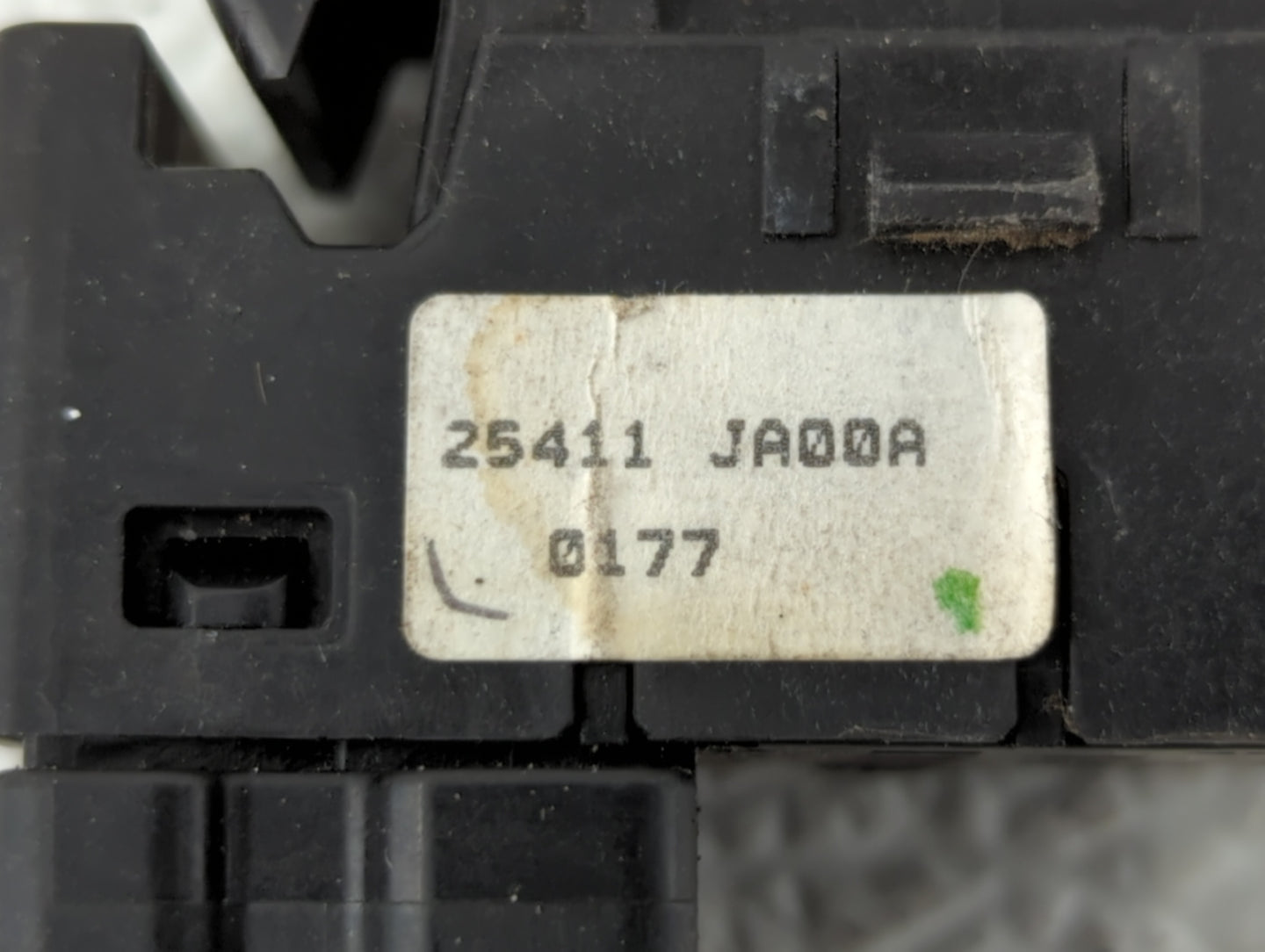 2007 Nissan Altima Passenger Right Power Window Switch 25411 Ja00a - Oemusedautoparts1.com