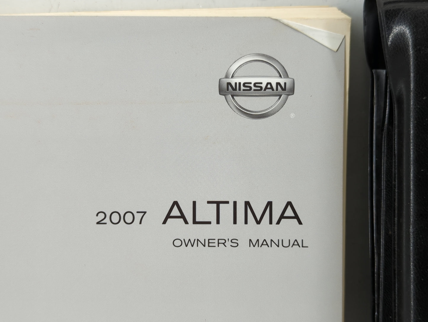 2007 Nissan Altima Owners Manual Book Guide P/N:OM7E-0L32U1 OEM Used Auto Parts - Oemusedautoparts1.com