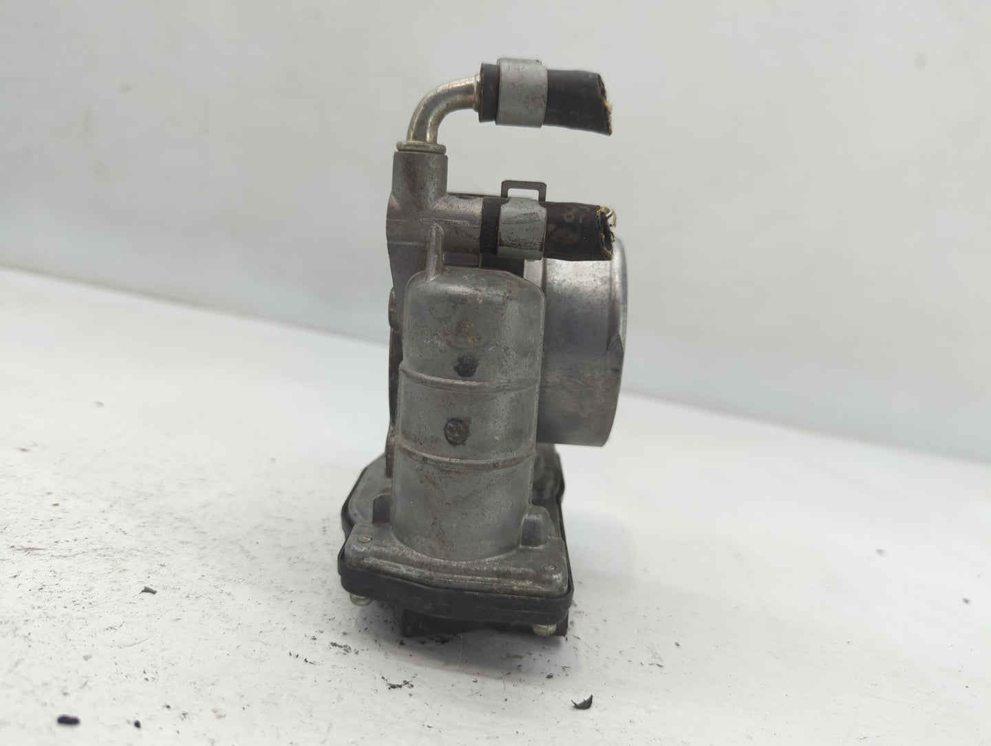 2007-2013 Nissan Altima Throttle Body P/N:G 7420 526-01 Fits Fits 2007 2008 2009 2010 2011 2012 2013 OEM Used Auto Parts - O