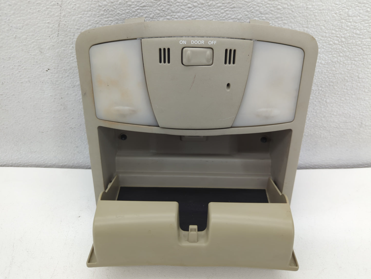 2007 Nissan Altima Overhead Roof Console - Oemusedautoparts1.com