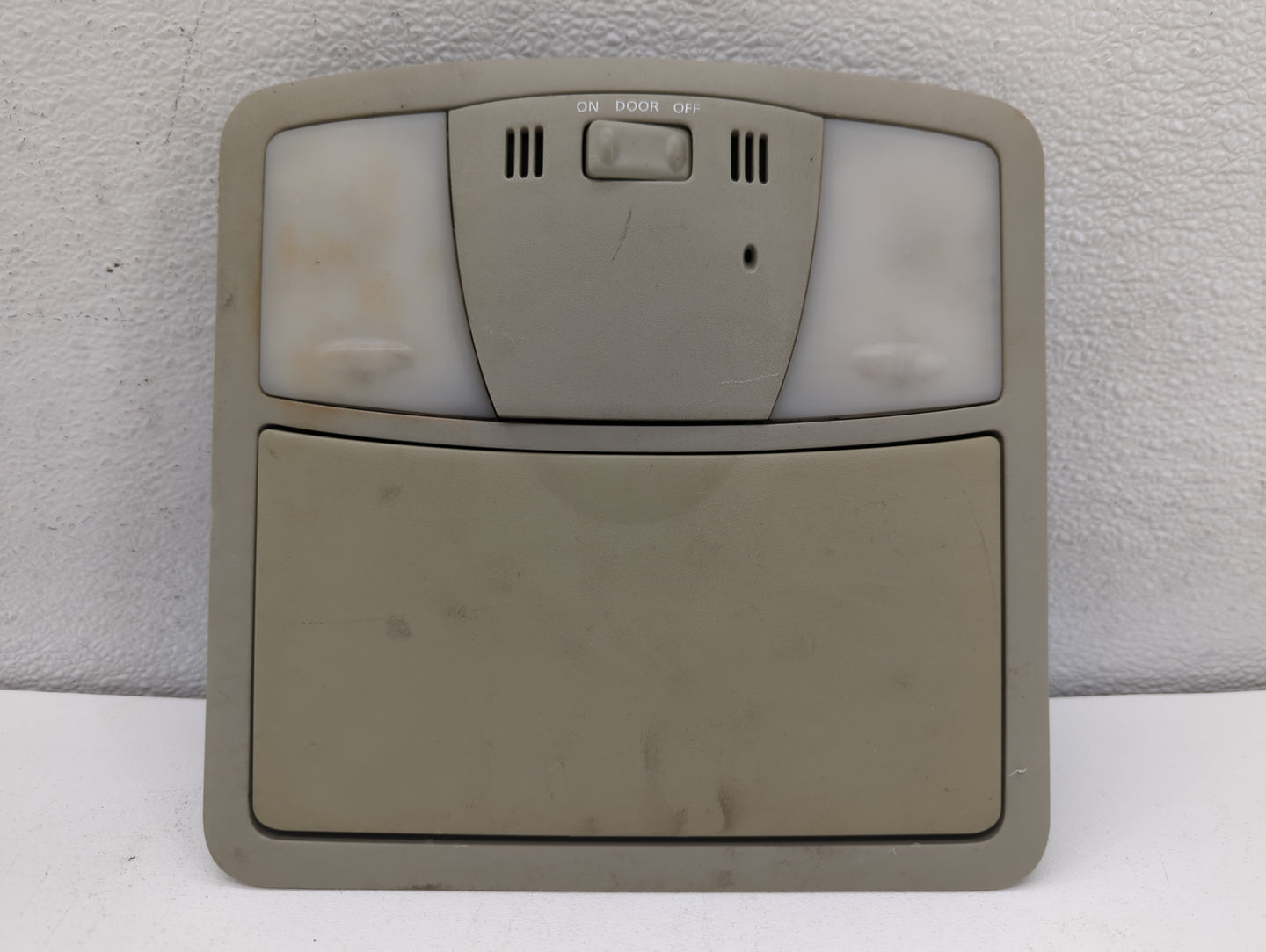 2007 Nissan Altima Overhead Roof Console - Oemusedautoparts1.com