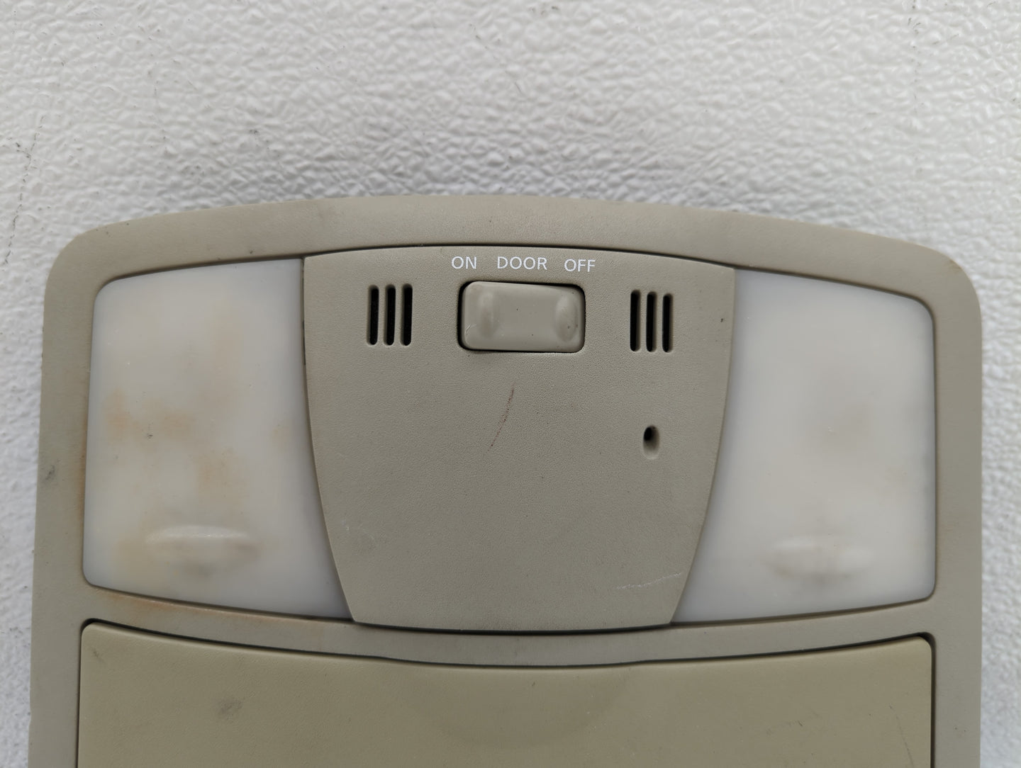 2007 Nissan Altima Overhead Roof Console - Oemusedautoparts1.com