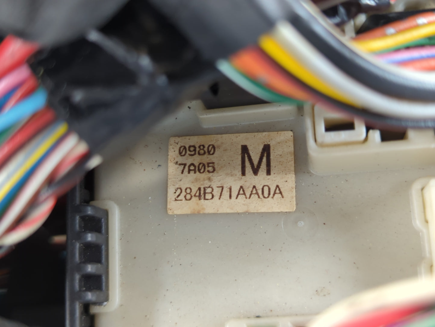 2007 Nissan Altima Fusebox Fuse Box Panel Relay Module P/N:284B71AA0A Fits OEM Used Auto Parts - Oemusedautoparts1.com