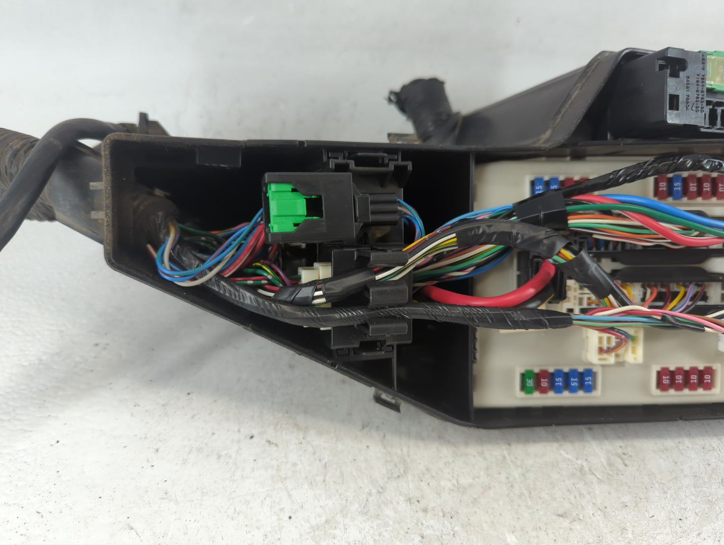 2007 Nissan Altima Fusebox Fuse Box Panel Relay Module P/N:284B71AA0A Fits OEM Used Auto Parts - Oemusedautoparts1.com