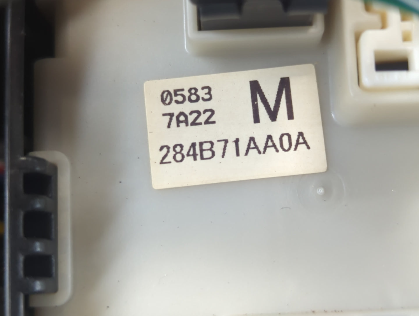 2007 Nissan Altima Fusebox Fuse Box Panel Relay Module P/N:284B71AA0A Fits OEM Used Auto Parts - Oemusedautoparts1.com