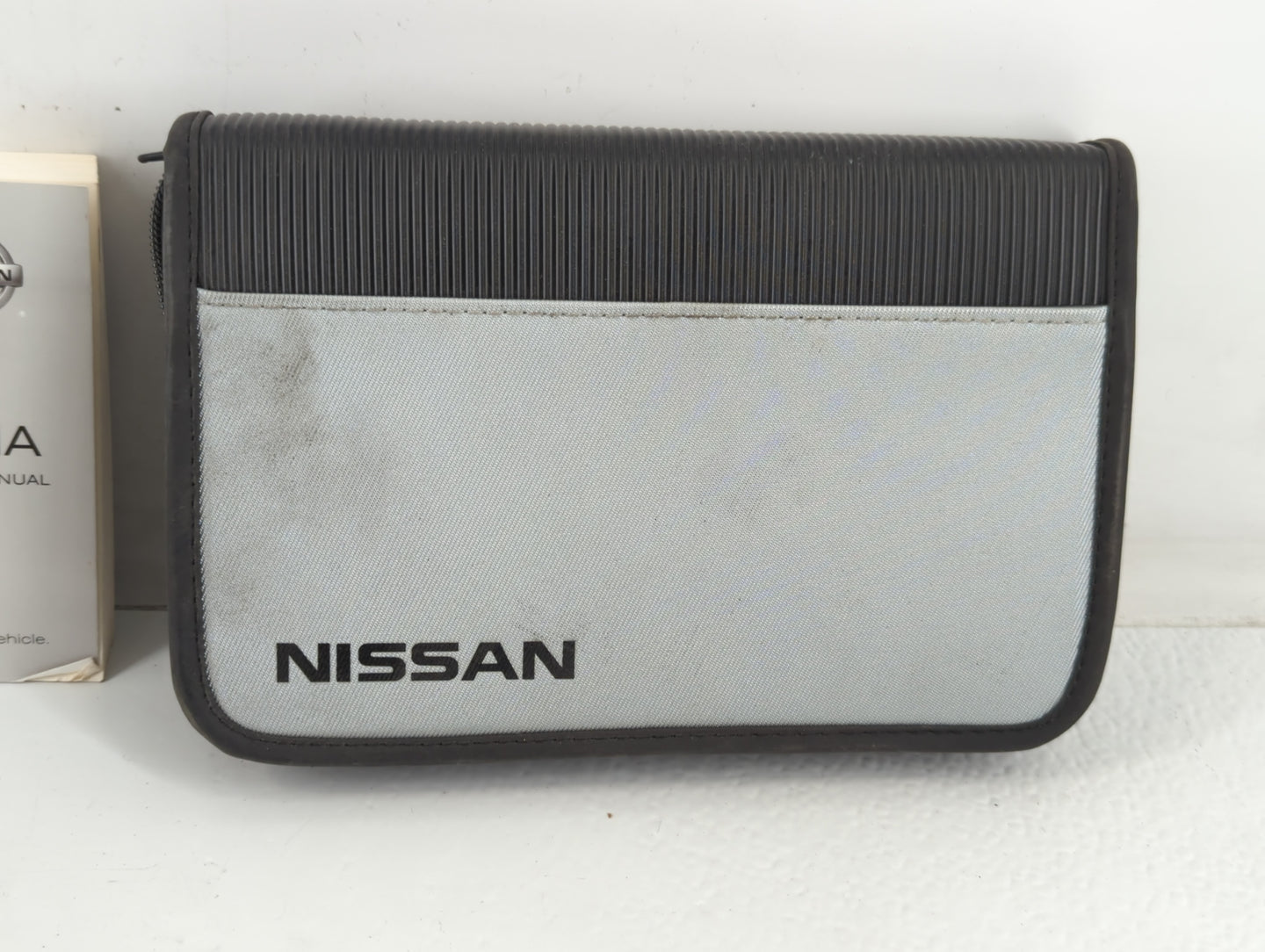 2007 Nissan Altima Owners Manual Book Guide P/N:OM7E-0L32U1 OEM Used Auto Parts - Oemusedautoparts1.com