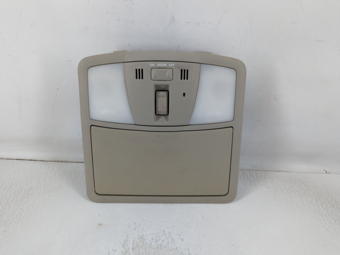2007 Nissan Altima Overhead Roof Console - Oemusedautoparts1.com