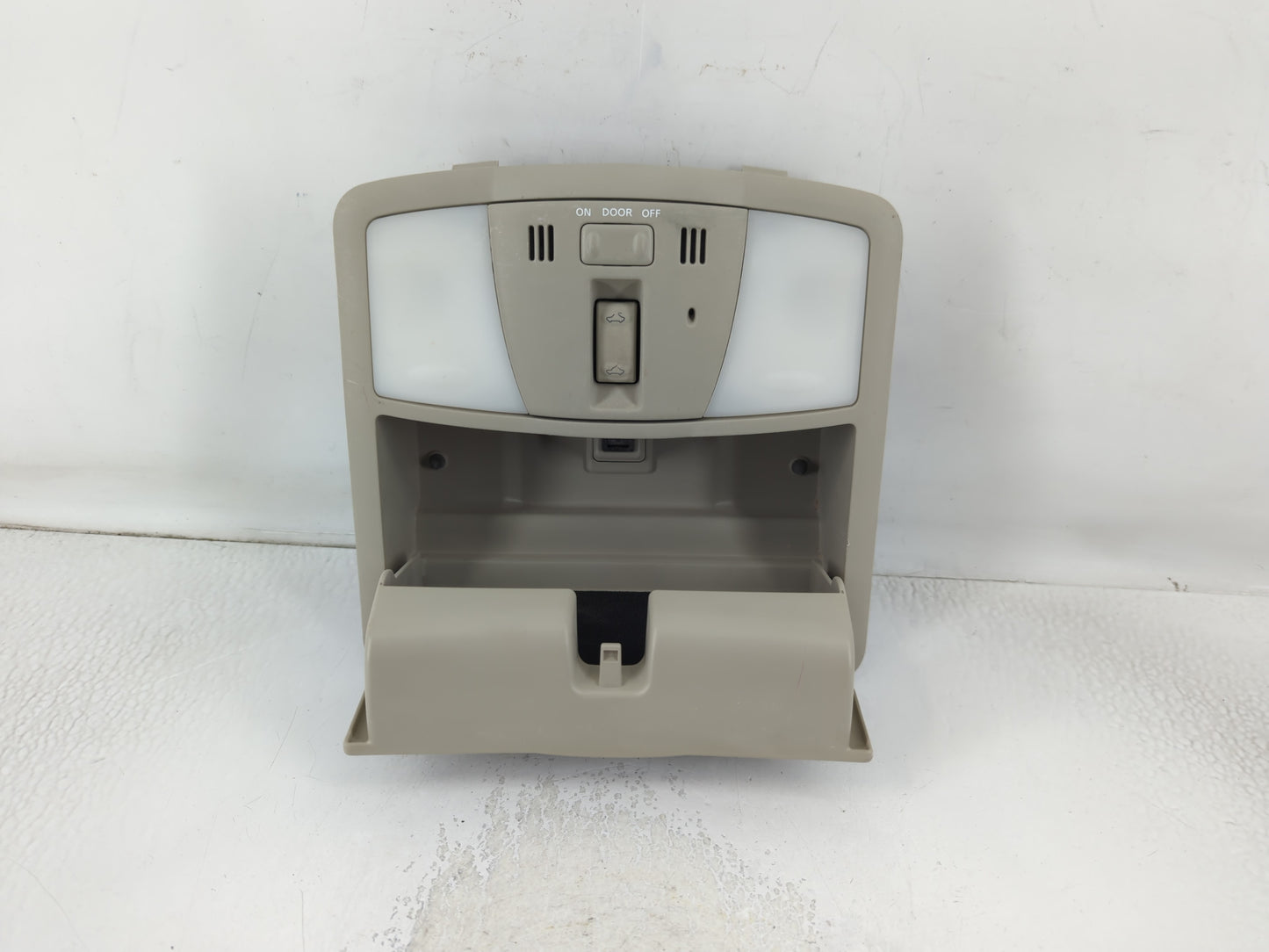 2007 Nissan Altima Overhead Roof Console - Oemusedautoparts1.com