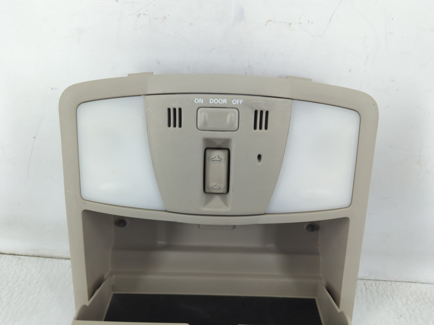 2007 Nissan Altima Overhead Roof Console - Oemusedautoparts1.com