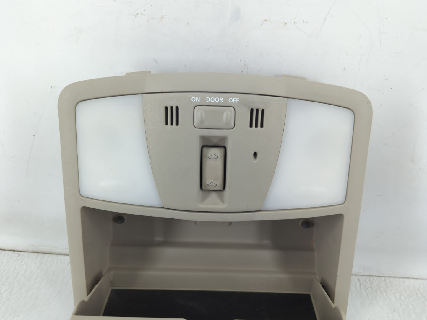 2007 Nissan Altima Overhead Roof Console - Oemusedautoparts1.com