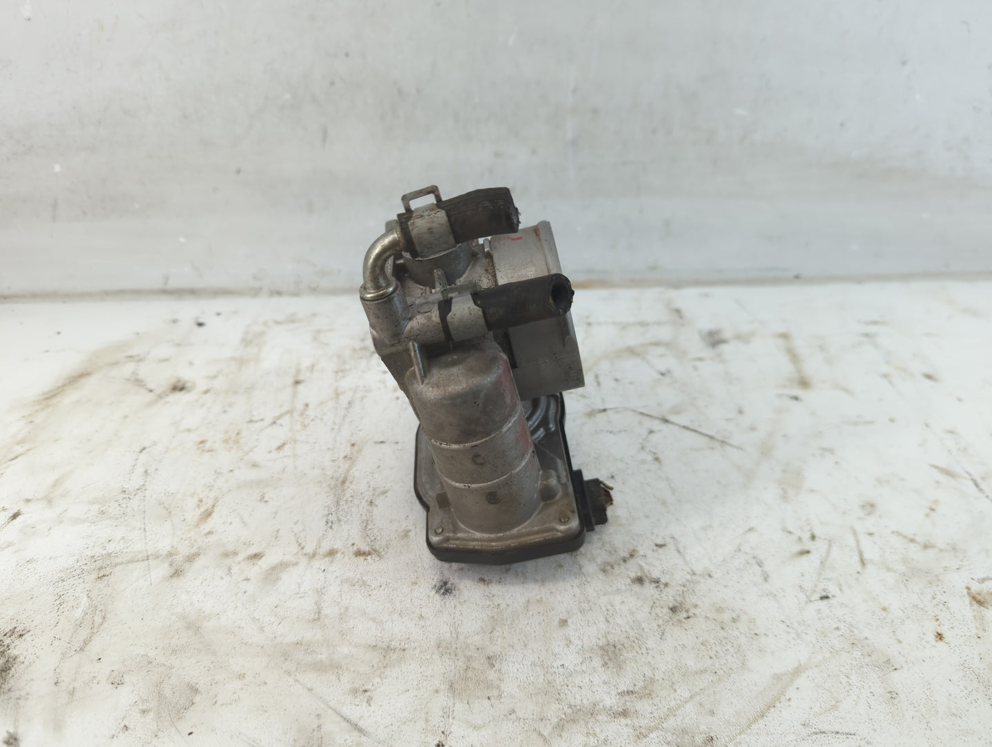 2007-2013 Nissan Altima Throttle Body P/N:RME60-15 Fits Fits 2007 2008 2009 2010 2011 2012 2013 OEM Used Auto Parts - Oemuse