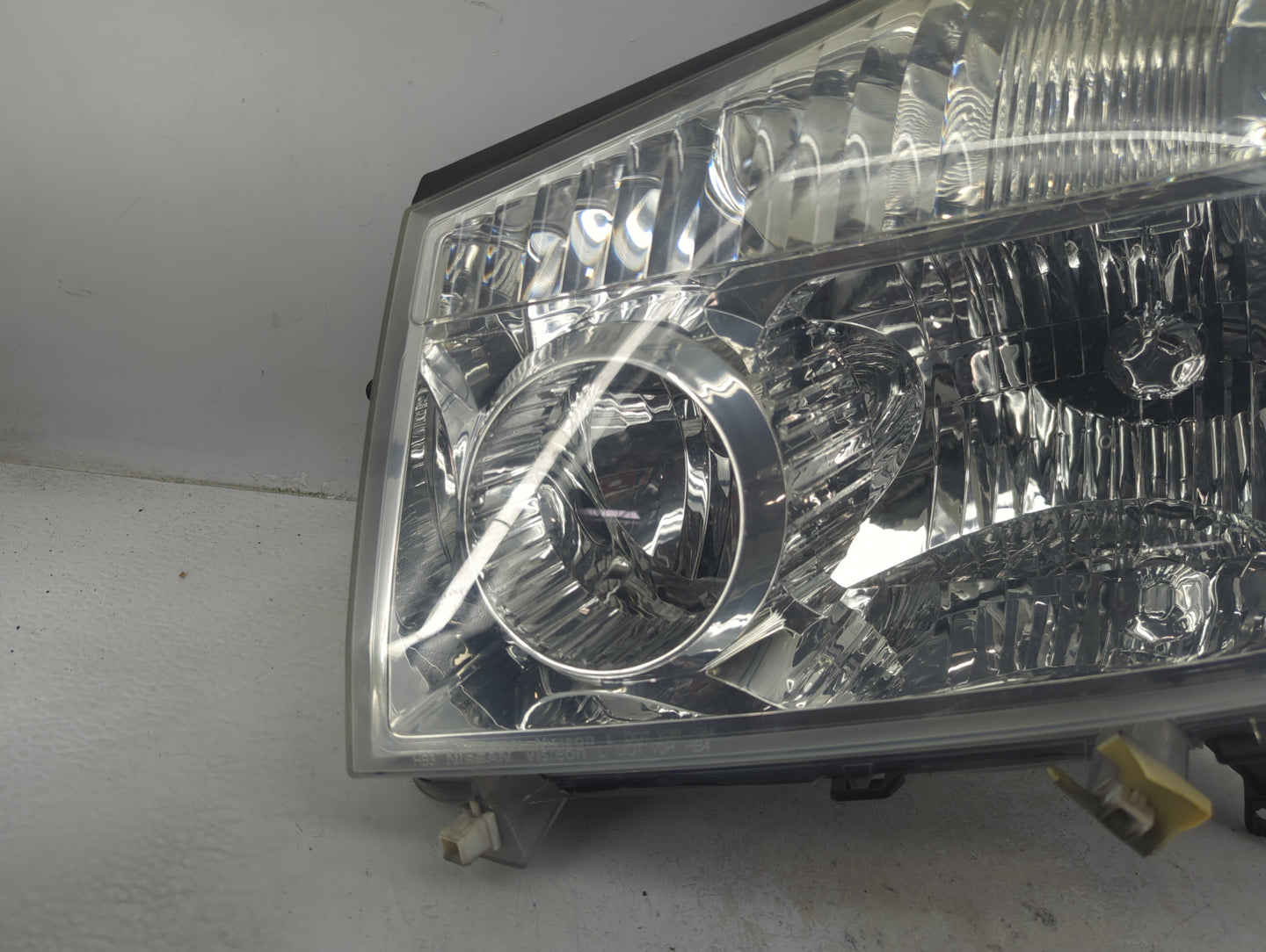 2005-2007 Nissan Armada Driver Left Oem Head Light Headlight Lamp - Oemusedautoparts1.com