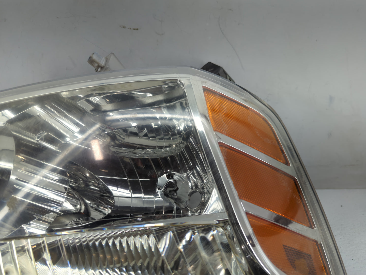 2005-2007 Nissan Armada Passenger Right Oem Head Light Headlight Lamp - Oemusedautoparts1.com