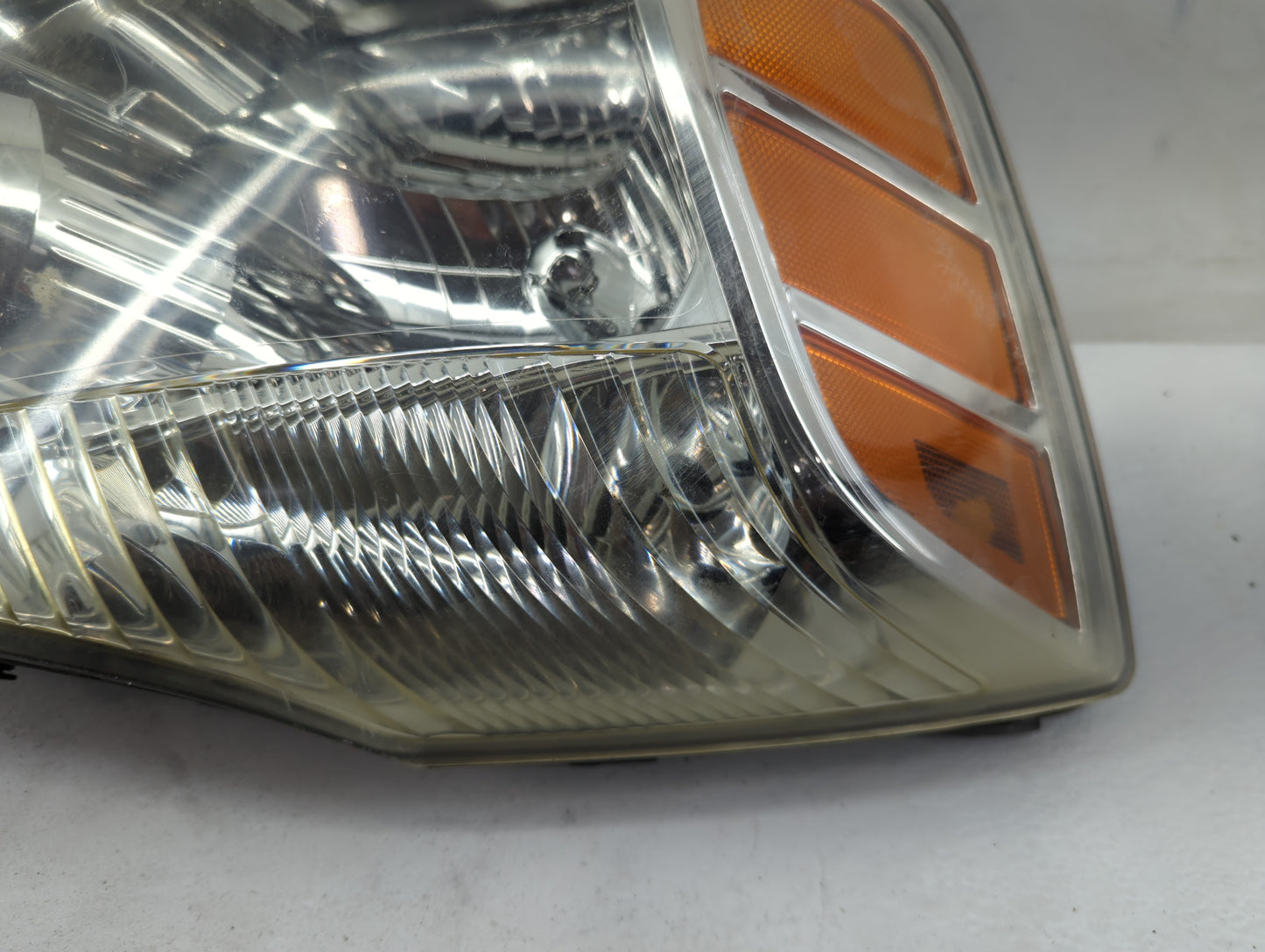 2005-2007 Nissan Armada Passenger Right Oem Head Light Headlight Lamp - Oemusedautoparts1.com