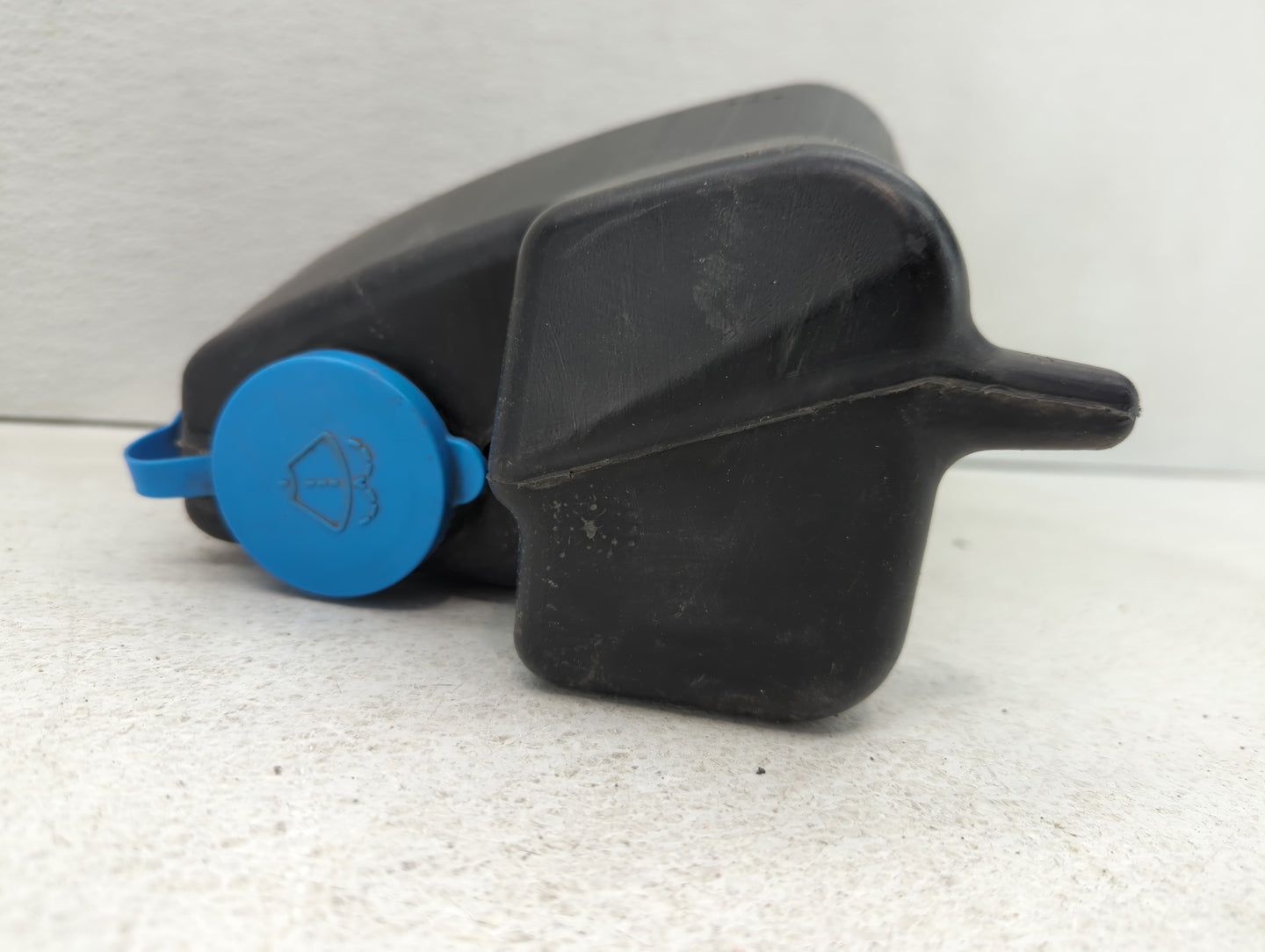 2005-2015 Nissan Armada Windshield Washer Fluid Reservoir Bottle Oem - Oemusedautoparts1.com