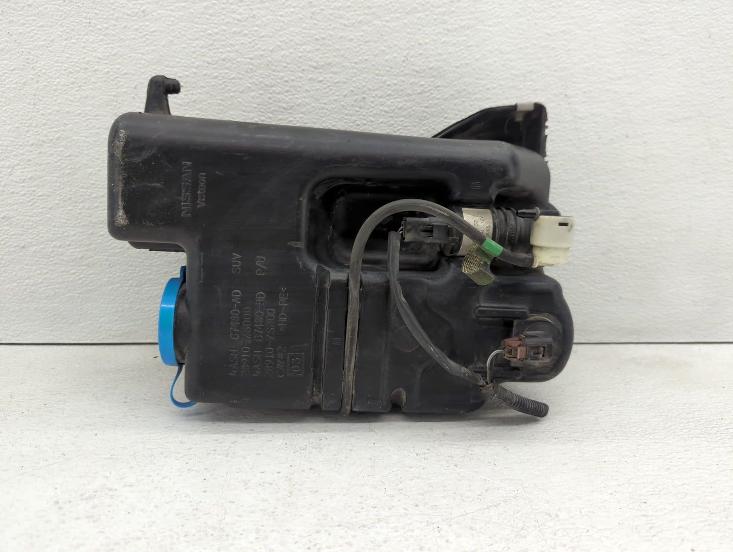 2005-2015 Nissan Armada Windshield Washer Fluid Reservoir Bottle Oem - Oemusedautoparts1.com