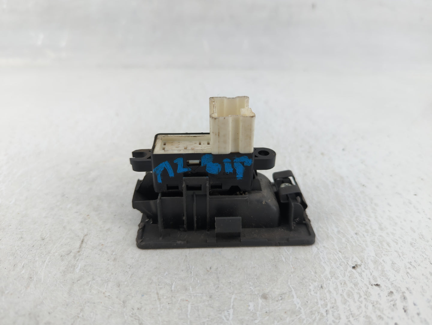 2005-2007 Nissan Armada Master Power Window Switch Replacement Driver Side Left Fits OEM Used Auto Parts - Oemusedautoparts1