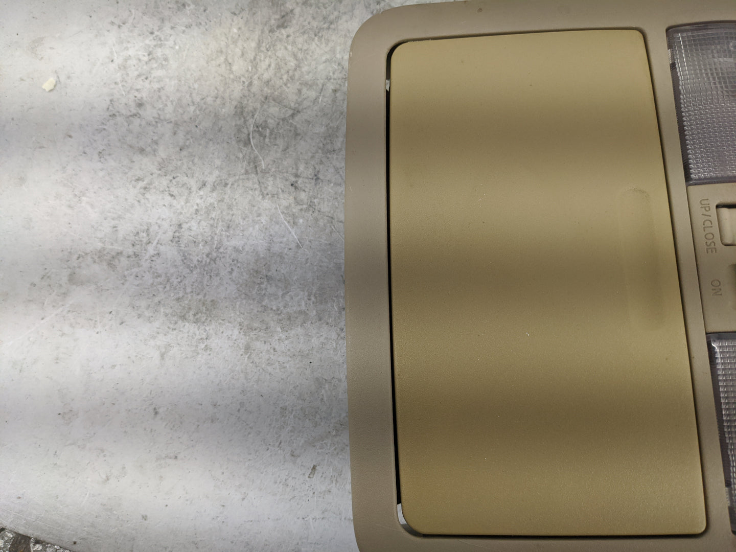 2007-2013 Nissan Frontier Overhead Console W/rear Climate Control Tan - Oemusedautoparts1.com