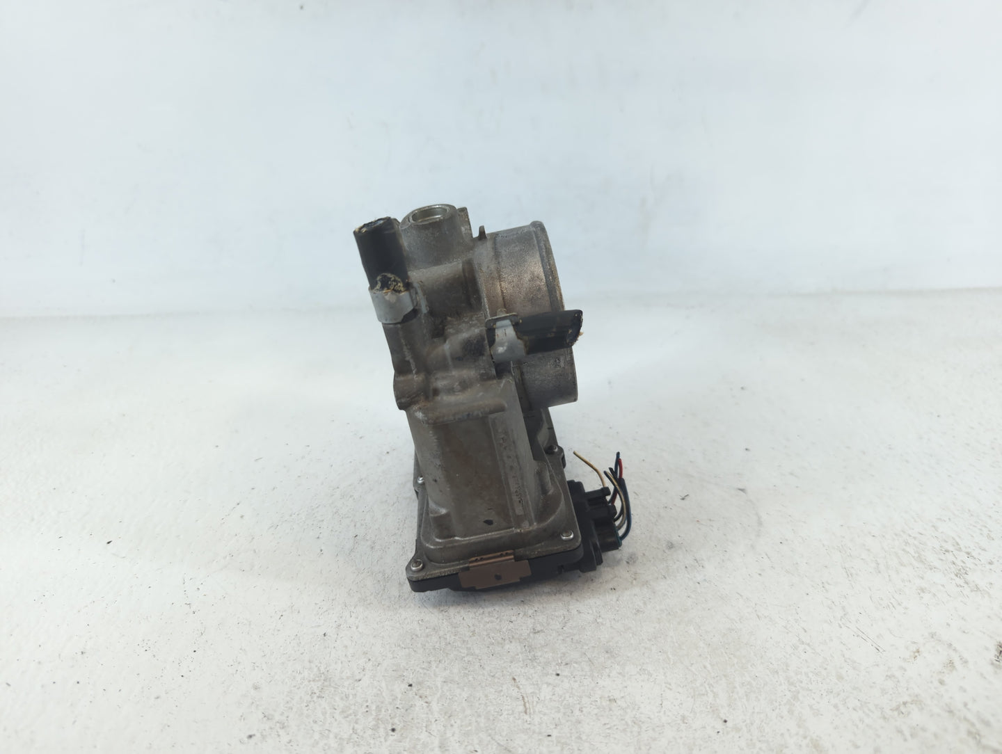 2005-2012 Nissan Frontier Throttle Body P/N:16119 7S001 A 16119 7S001 B Fits OEM Used Auto Parts - Oemusedautoparts1.com