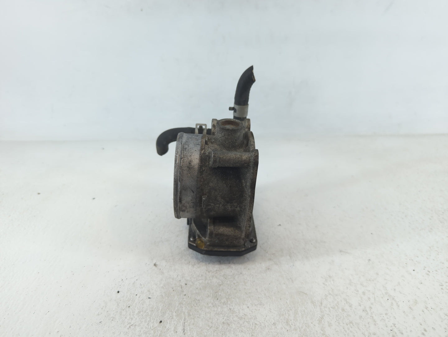 2005-2012 Nissan Frontier Throttle Body P/N:16119 7S001 A 16119 7S001 B Fits OEM Used Auto Parts - Oemusedautoparts1.com