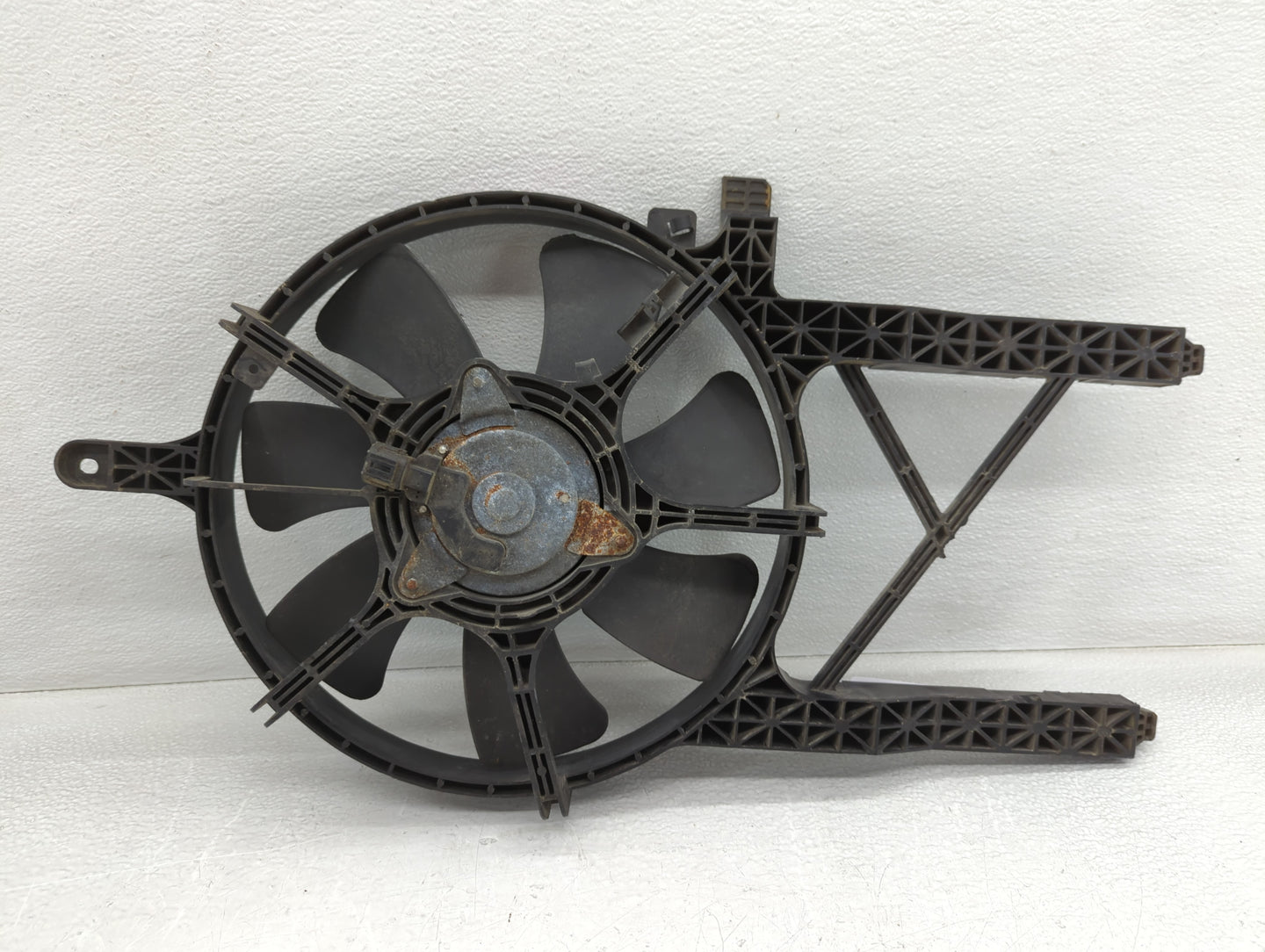 2007-2019 Nissan Frontier Left Radiator Fan Motor Assembly - Oemusedautoparts1.com