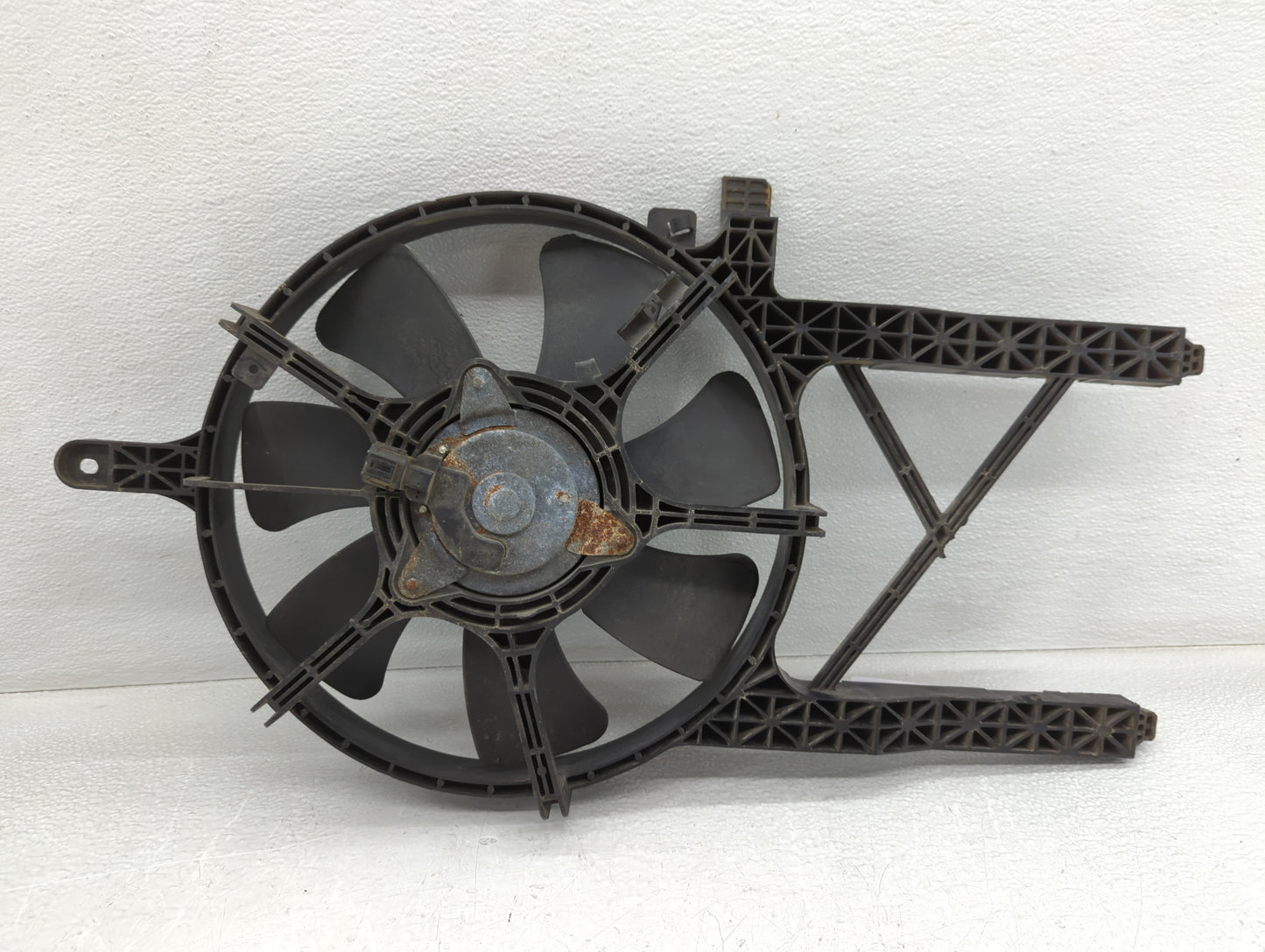 2007-2019 Nissan Frontier Left Radiator Fan Motor Assembly - Oemusedautoparts1.com