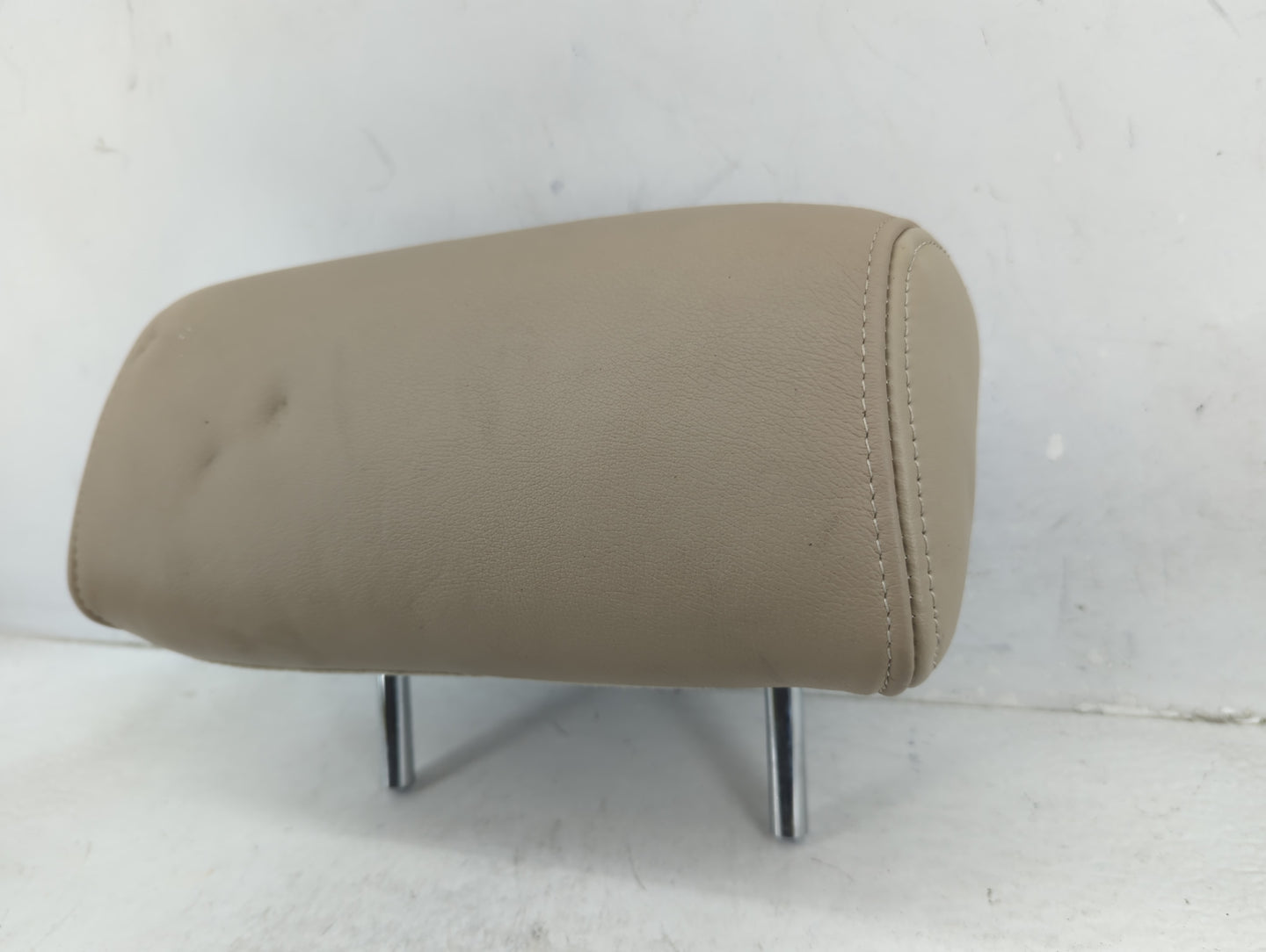 2007-2008 Nissan Maxima Headrest Head Rest Rear Center Seat Fits Fits 2007 2008 OEM Used Auto Parts - Oemusedautoparts1.com