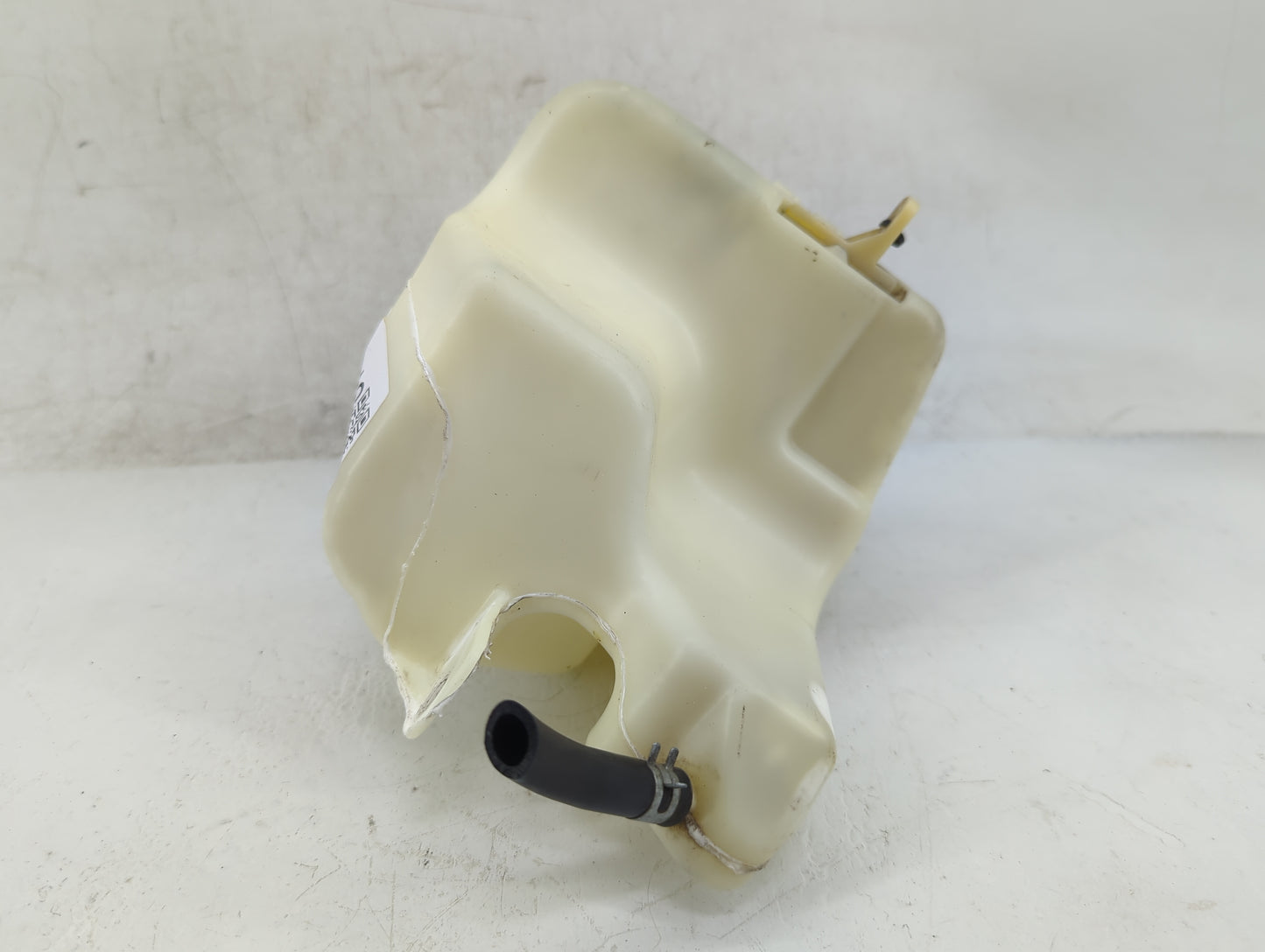 2004-2008 Nissan Maxima Radiator Coolant Overflow Expansion Tank Bottle 1391013 - Oemusedautoparts1.com