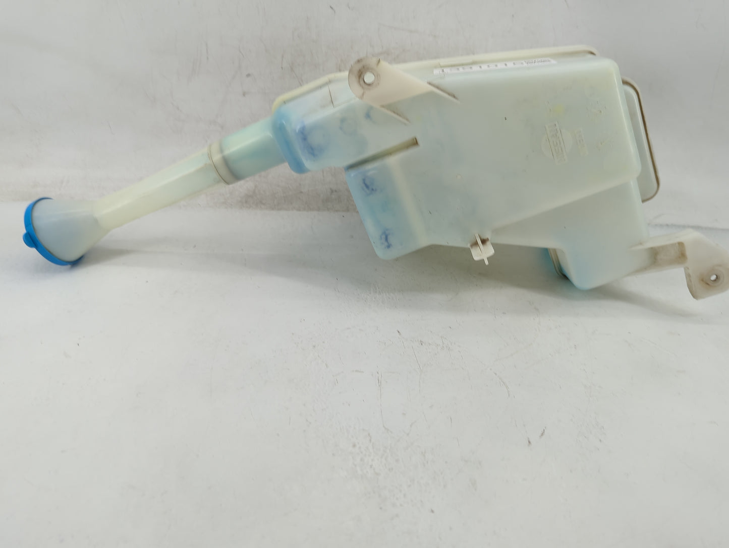 2004-2008 Nissan Maxima Radiator Coolant Overflow Expansion Tank Bottle 1391015 - Oemusedautoparts1.com