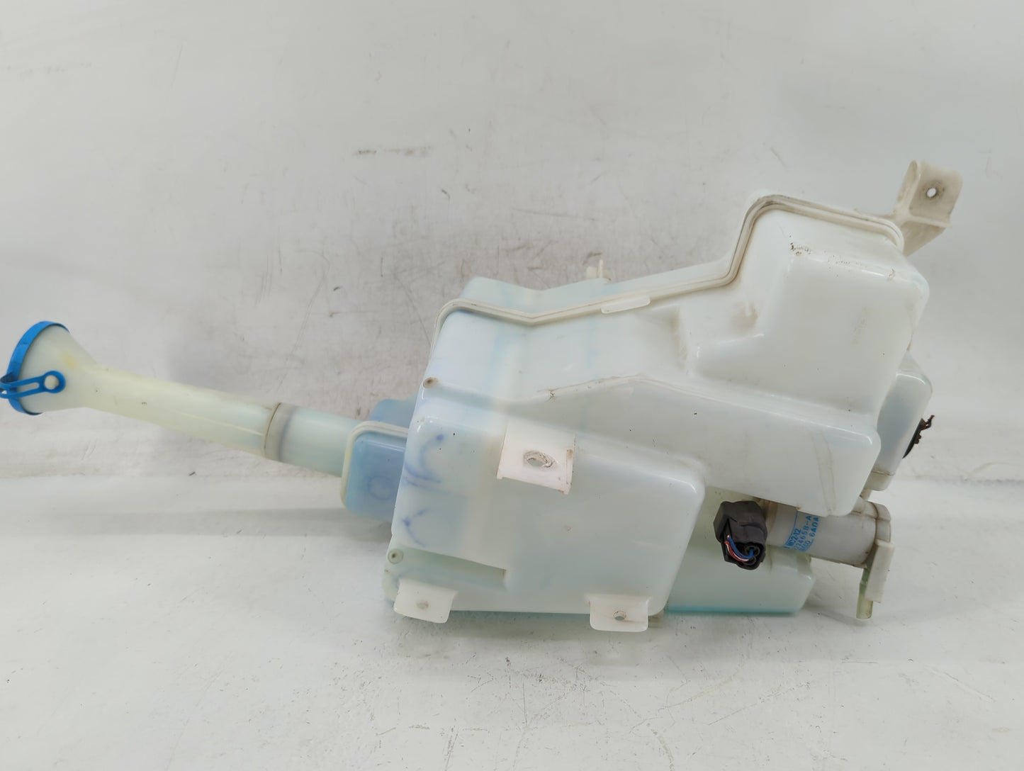 2004-2008 Nissan Maxima Radiator Coolant Overflow Expansion Tank Bottle 1391015 - Oemusedautoparts1.com