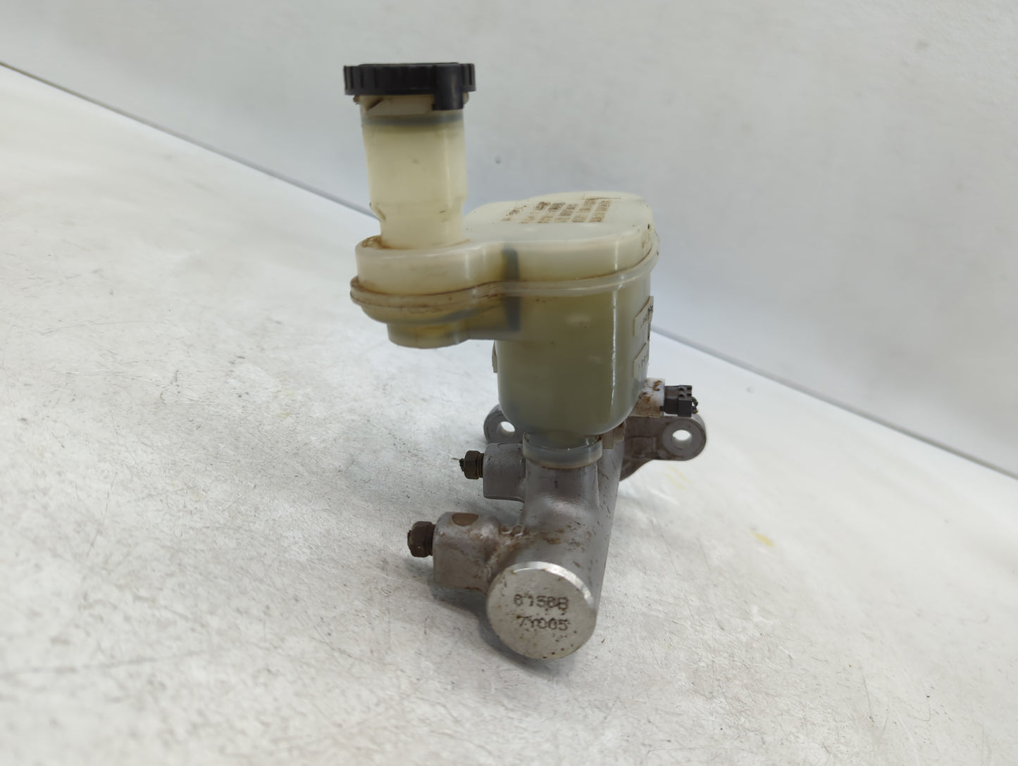 2004-2008 Nissan Maxima Brake Master Cylinder - Oemusedautoparts1.com