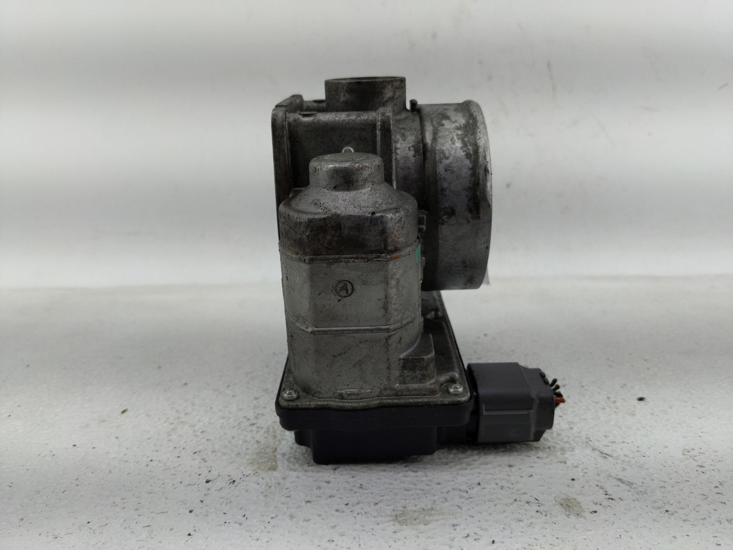 2007 Nissan Murano Throttle Body P/N:F1528H RME70-01 Fits Fits 2006 2008 2009 OEM Used Auto Parts - Oemusedautoparts1.com