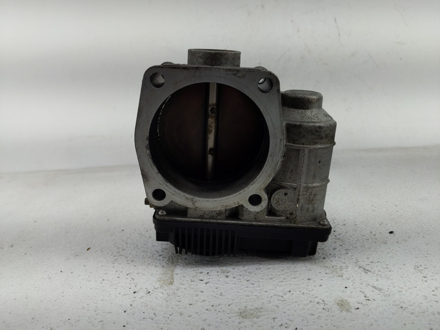 2007 Nissan Murano Throttle Body P/N:F1528H RME70-01 Fits Fits 2006 2008 2009 OEM Used Auto Parts - Oemusedautoparts1.com
