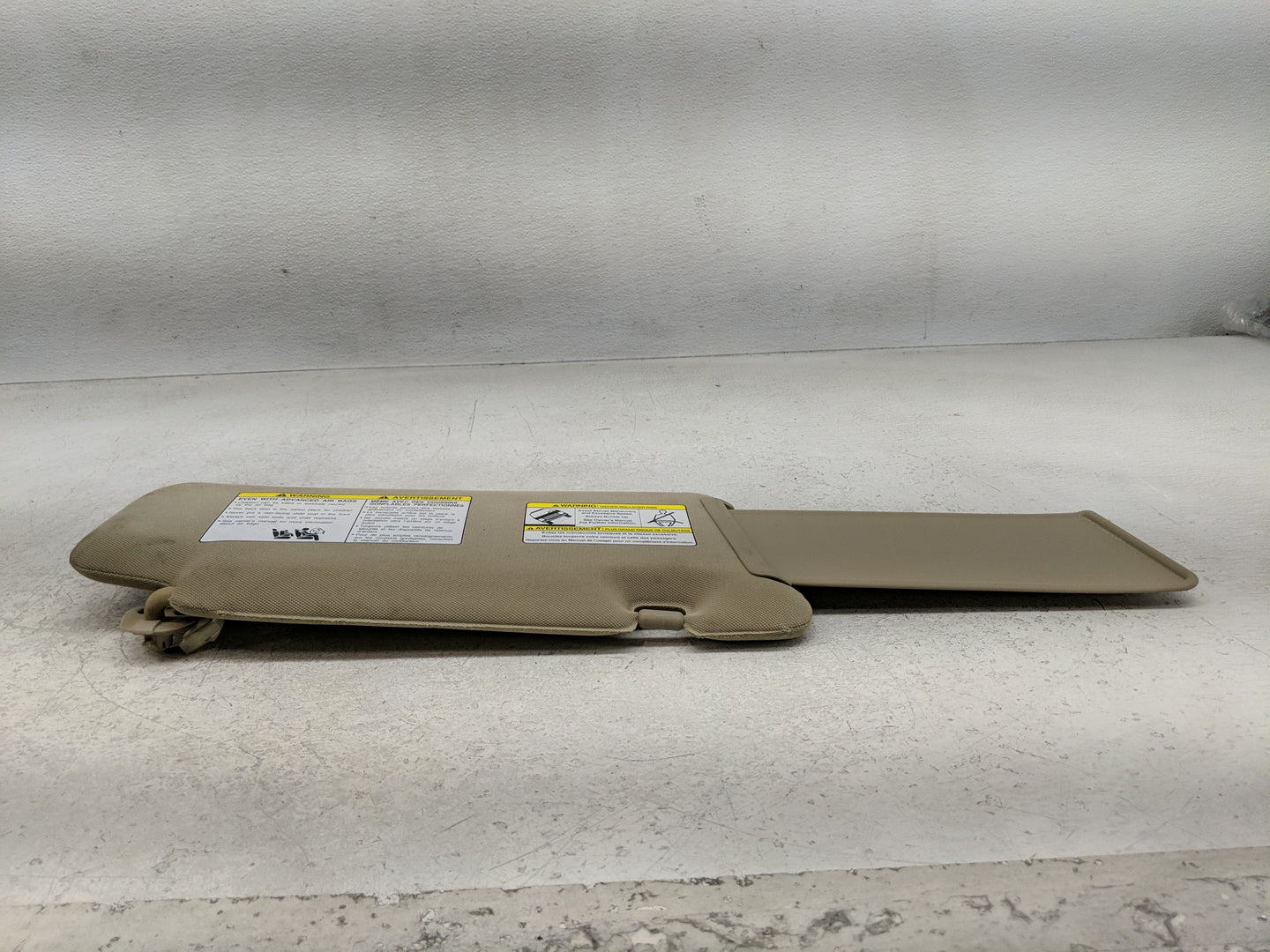 2006-2007 Nissan Murano Sun Visor Shade Replacement Driver Left Mirror Fits Fits 2006 2007 OEM Used Auto Parts - Oemusedauto