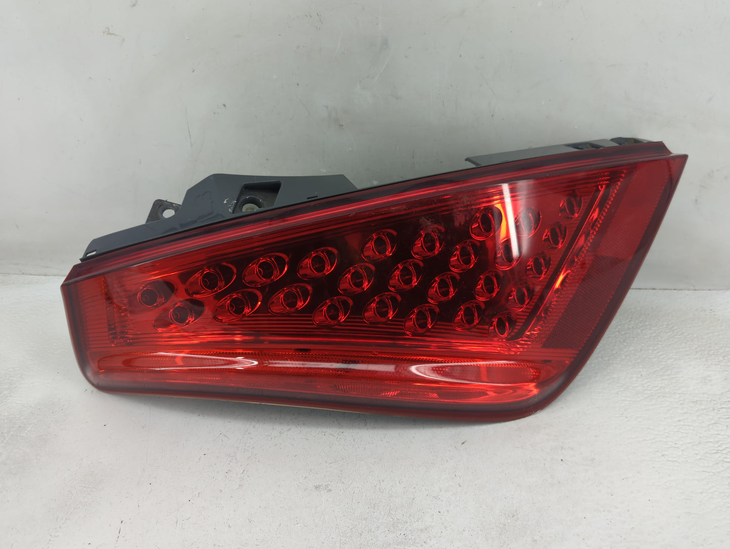 2006-2007 Nissan Murano Tail Light Assembly Driver Left OEM P/N:220-63841 Fits Fits 2006 2007 OEM Used Auto Parts - Oemuseda