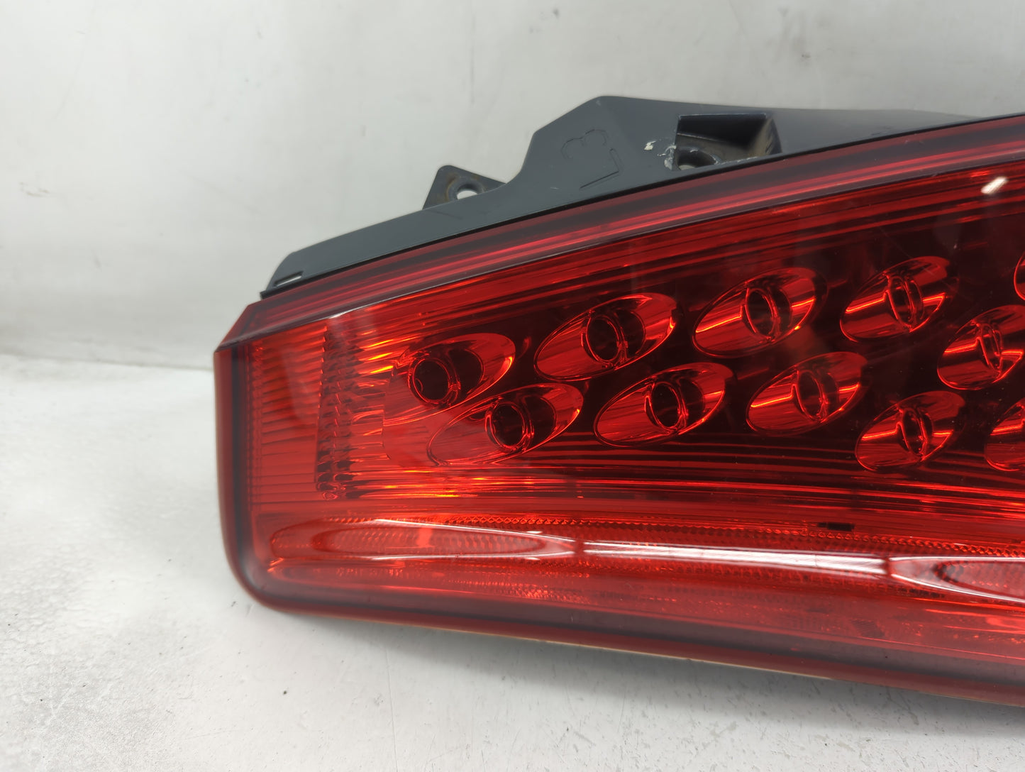 2006-2007 Nissan Murano Tail Light Assembly Driver Left OEM P/N:220-63841 Fits Fits 2006 2007 OEM Used Auto Parts - Oemuseda