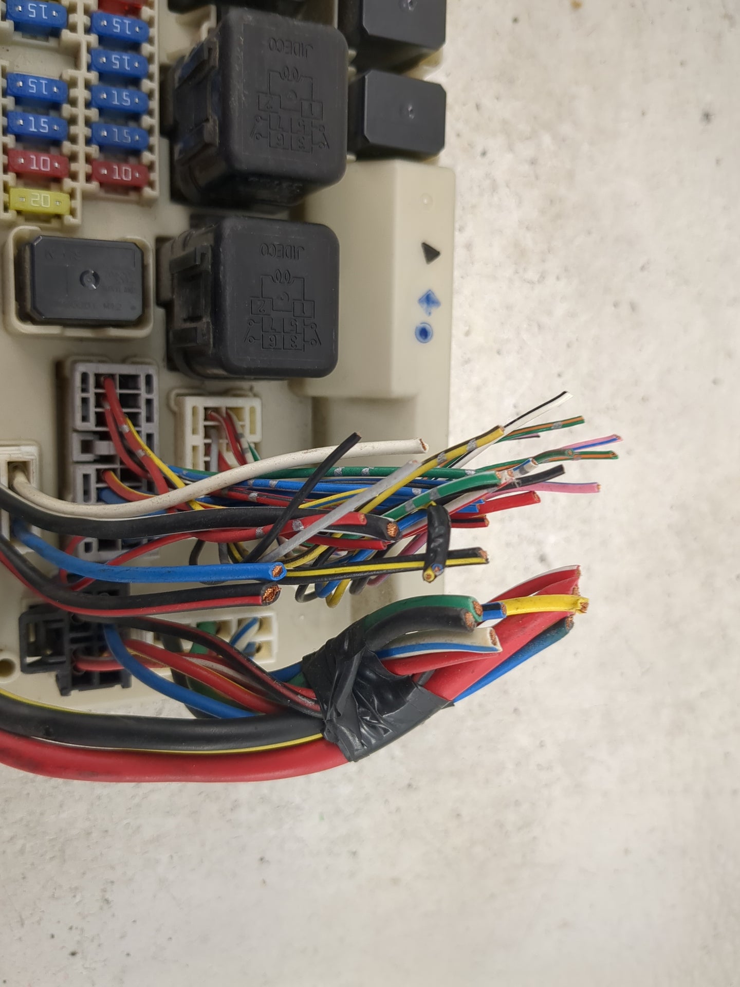 2003-2007 Nissan Murano Fusebox Fuse Box Panel Relay Module P/N:284B7CA01A Fits Fits 2003 2004 2005 2006 2007 OEM Used Auto 