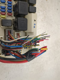 2003-2007 Nissan Murano Fusebox Fuse Box Panel Relay Module P/N:284B7CA01A Fits Fits 2003 2004 2005 2006 2007 OEM Used Auto 