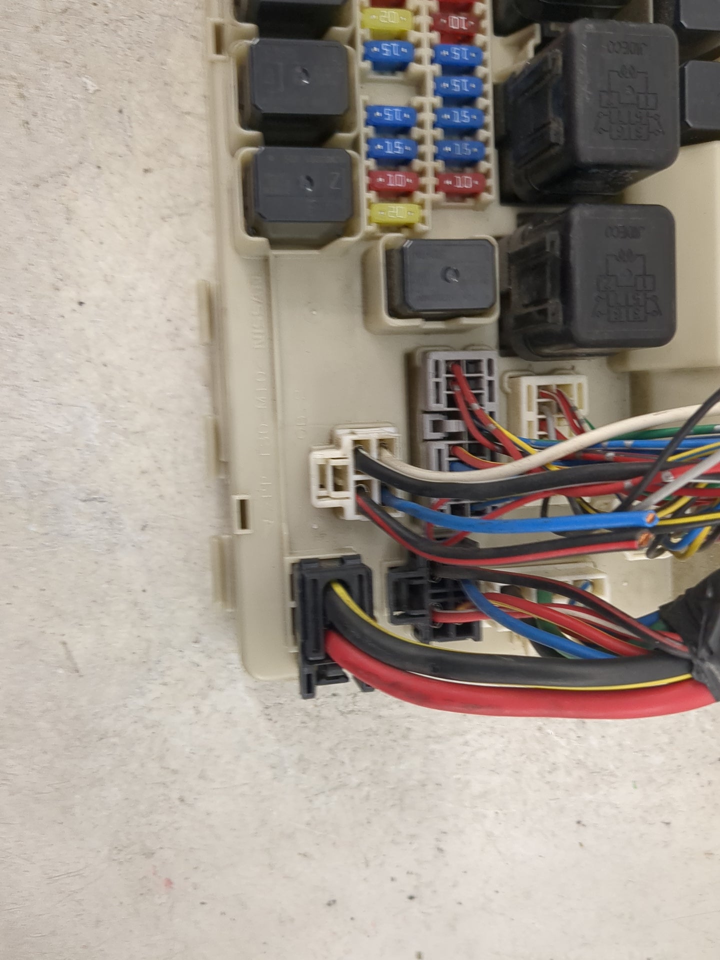 2003-2007 Nissan Murano Fusebox Fuse Box Panel Relay Module P/N:284B7CA01A Fits Fits 2003 2004 2005 2006 2007 OEM Used Auto 