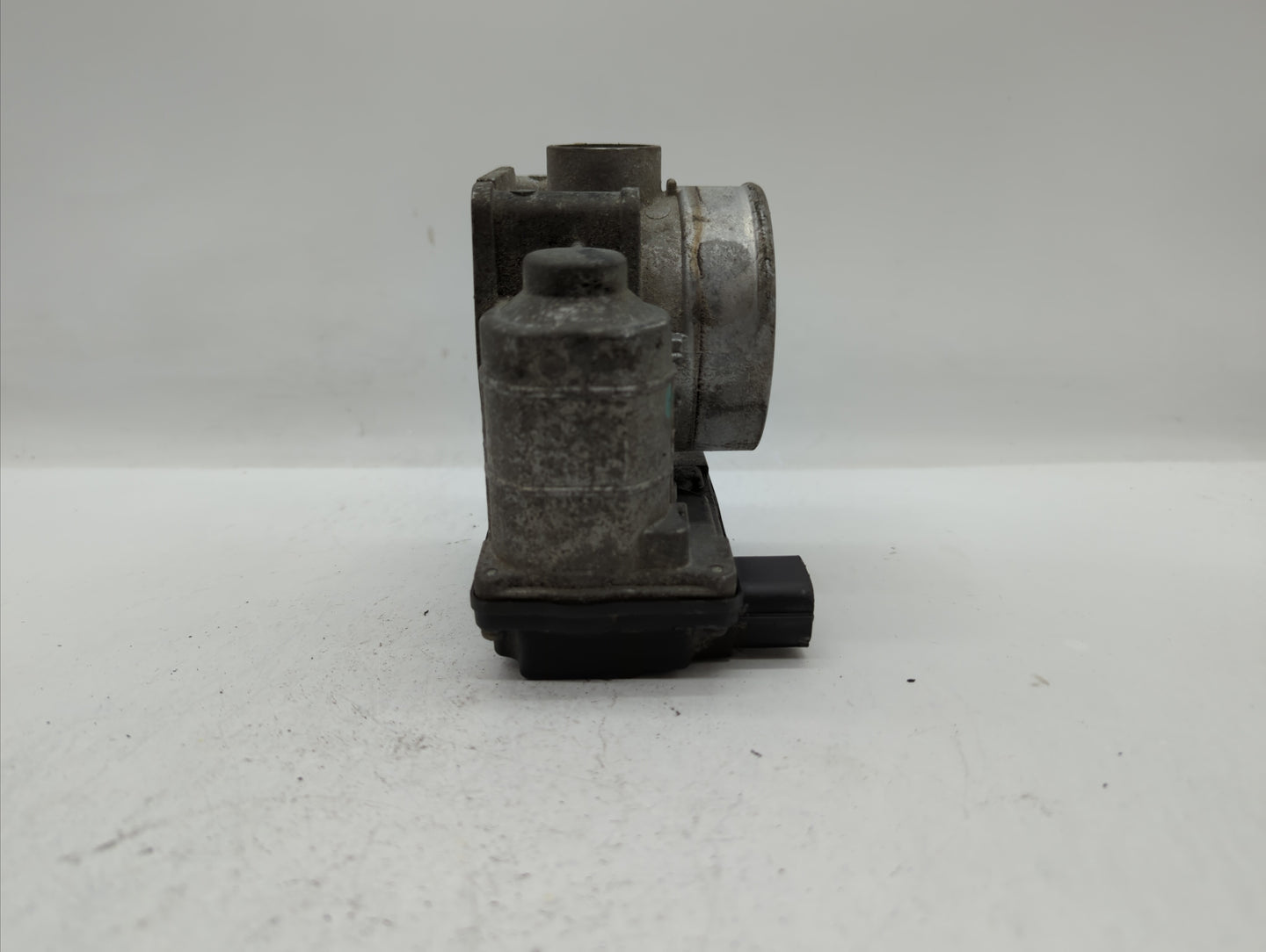 2007 Nissan Murano Throttle Body P/N:RME70-01 576-01 Fits Fits 2006 2008 2009 OEM Used Auto Parts - Oemusedautoparts1.com