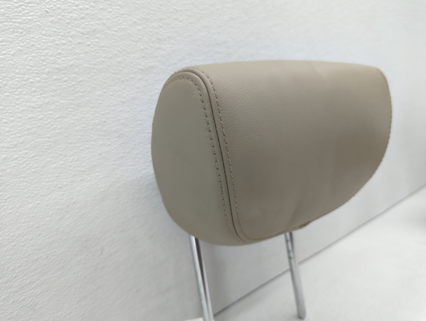 2007 Nissan Murano Headrest Head Rest Rear Seat Beige - Oemusedautoparts1.com