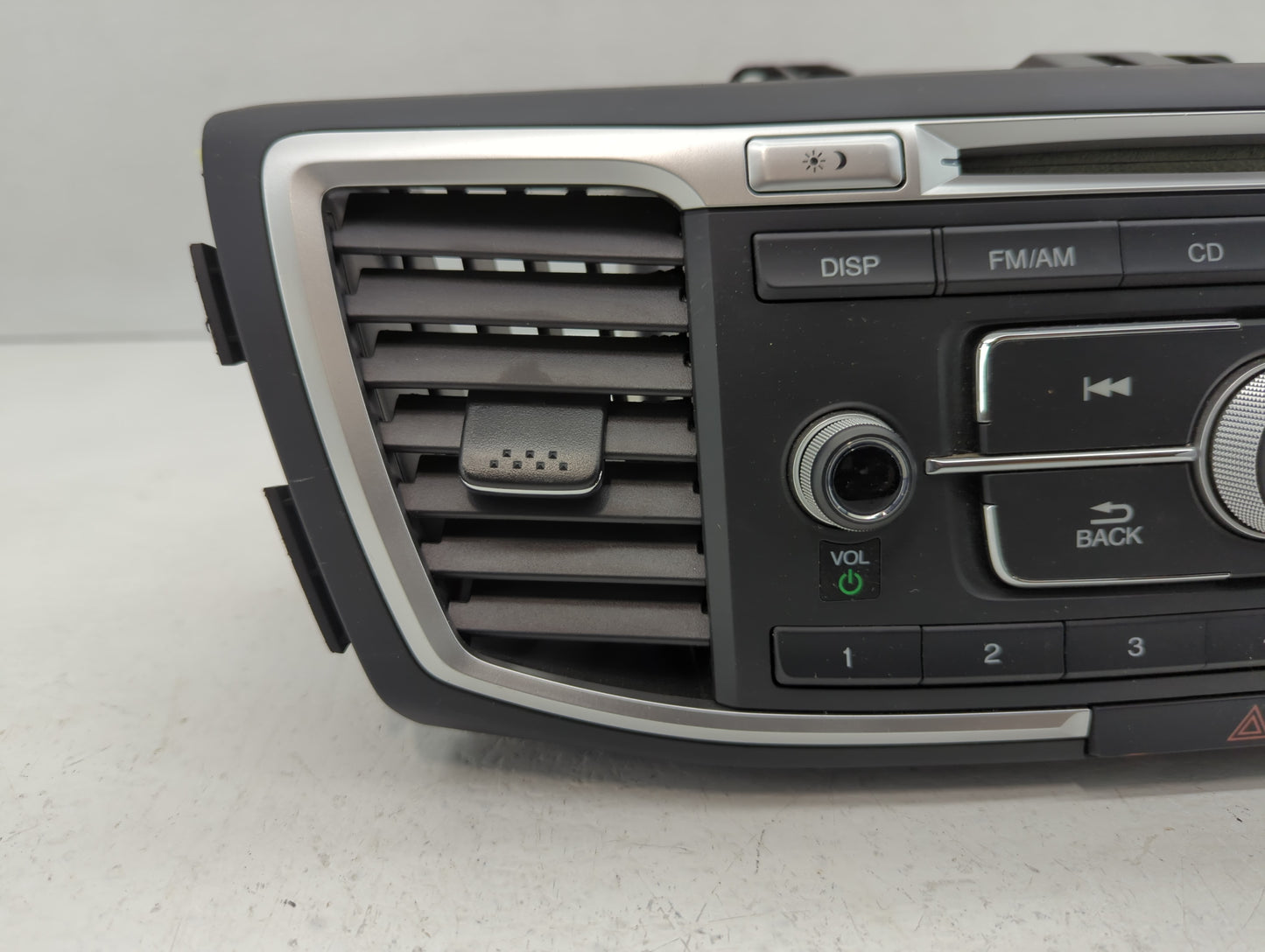 2006-2007 Nissan Murano Radio AM FM Cd Player Receiver Replacement P/N:39100-T2A-A221 Fits Fits 2006 2007 OEM Used Auto Part