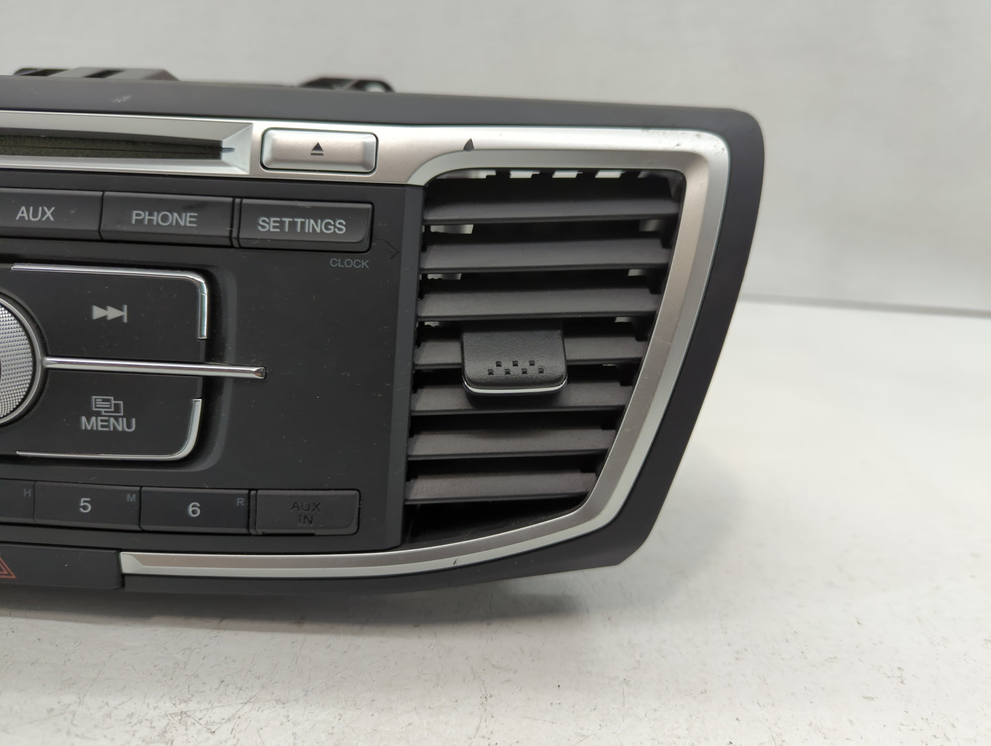 2006-2007 Nissan Murano Radio AM FM Cd Player Receiver Replacement P/N:39100-T2A-A221 Fits Fits 2006 2007 OEM Used Auto Part