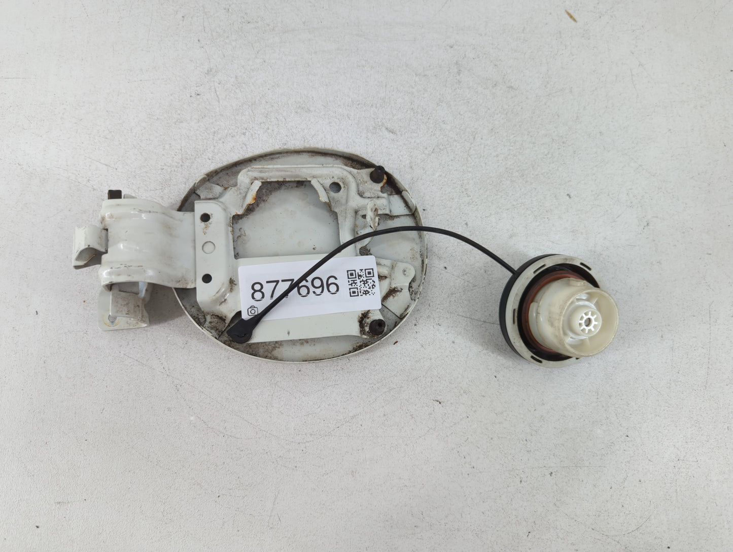 2007 Nissan Murano Fuel Tank Door Lid Gas Tank White - Oemusedautoparts1.com