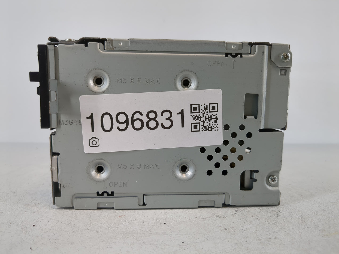 2006-2007 Nissan Pathfinder Radio AM FM Cd Player Receiver Replacement P/N:28185 ZP86A Fits Fits 2006 2007 OEM Used Auto Par
