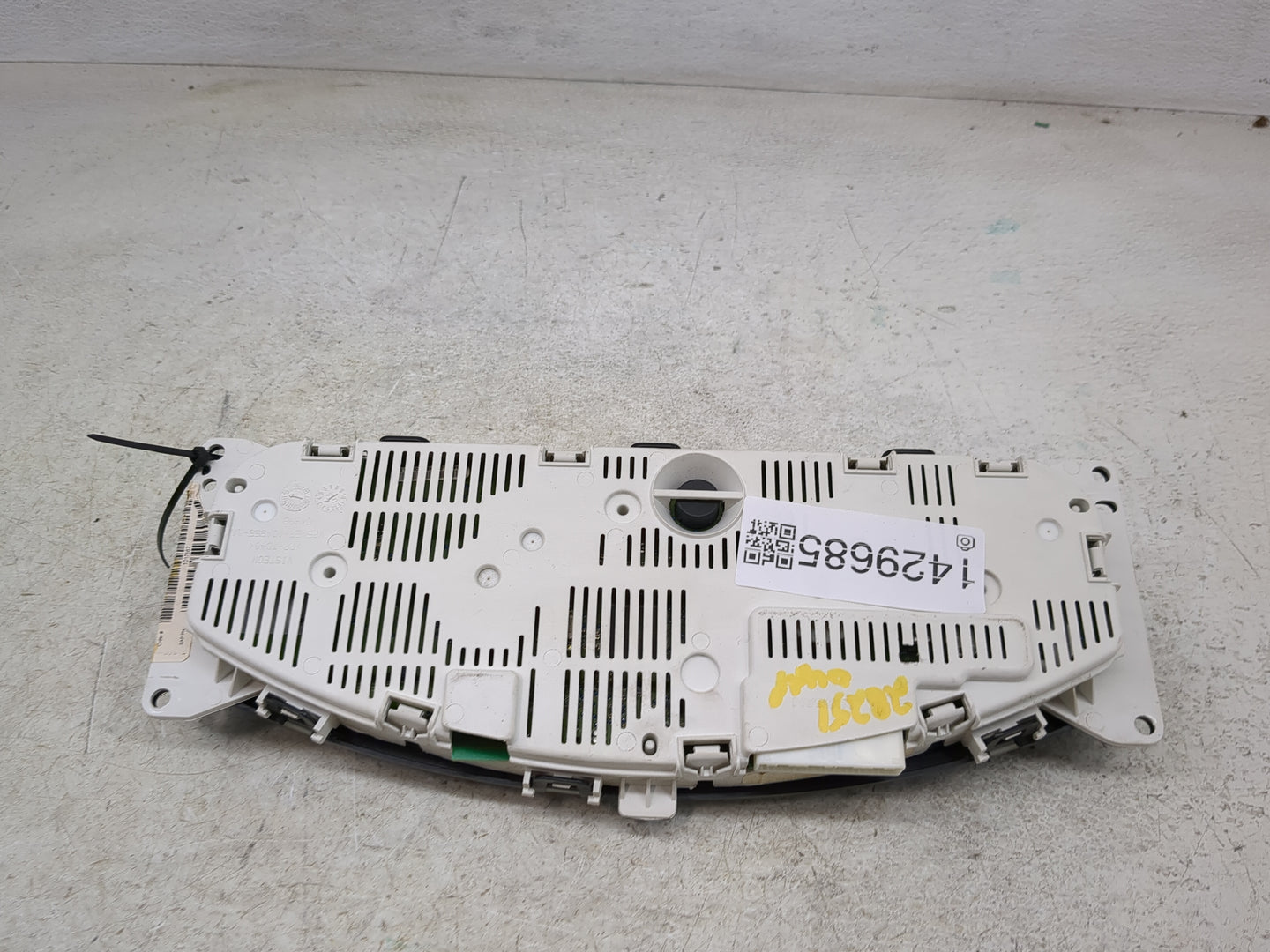 2007-2009 Nissan Pathfinder Instrument Cluster Speedometer Gauges P/N:24810-EA48C Fits Fits 2007 2008 2009 OEM Used Auto Par