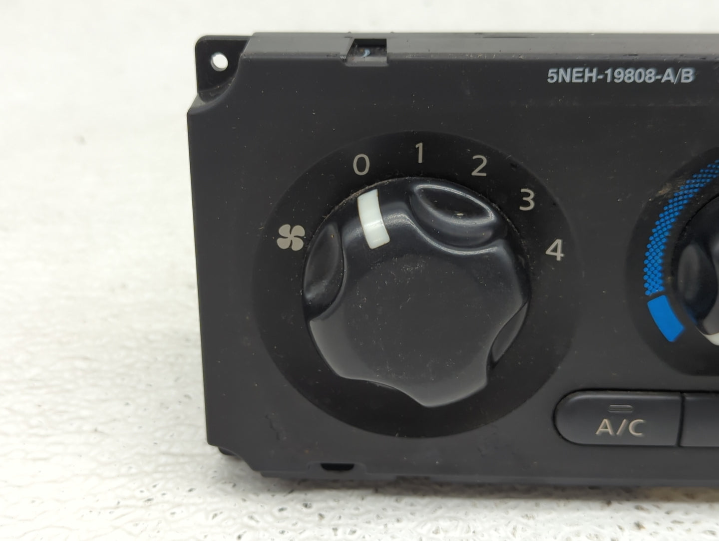 2005-2012 Nissan Pathfinder Climate Control Module Temperature AC/Heater Replacement P/N:5NEH-19808-B 5NEH-19808-A Fits OEM 