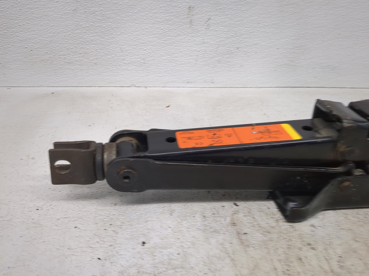 2007 Nissan Pathfinder Spare Scissor Car Jack - Oemusedautoparts1.com